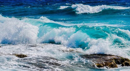 Waves crashing in the ocean